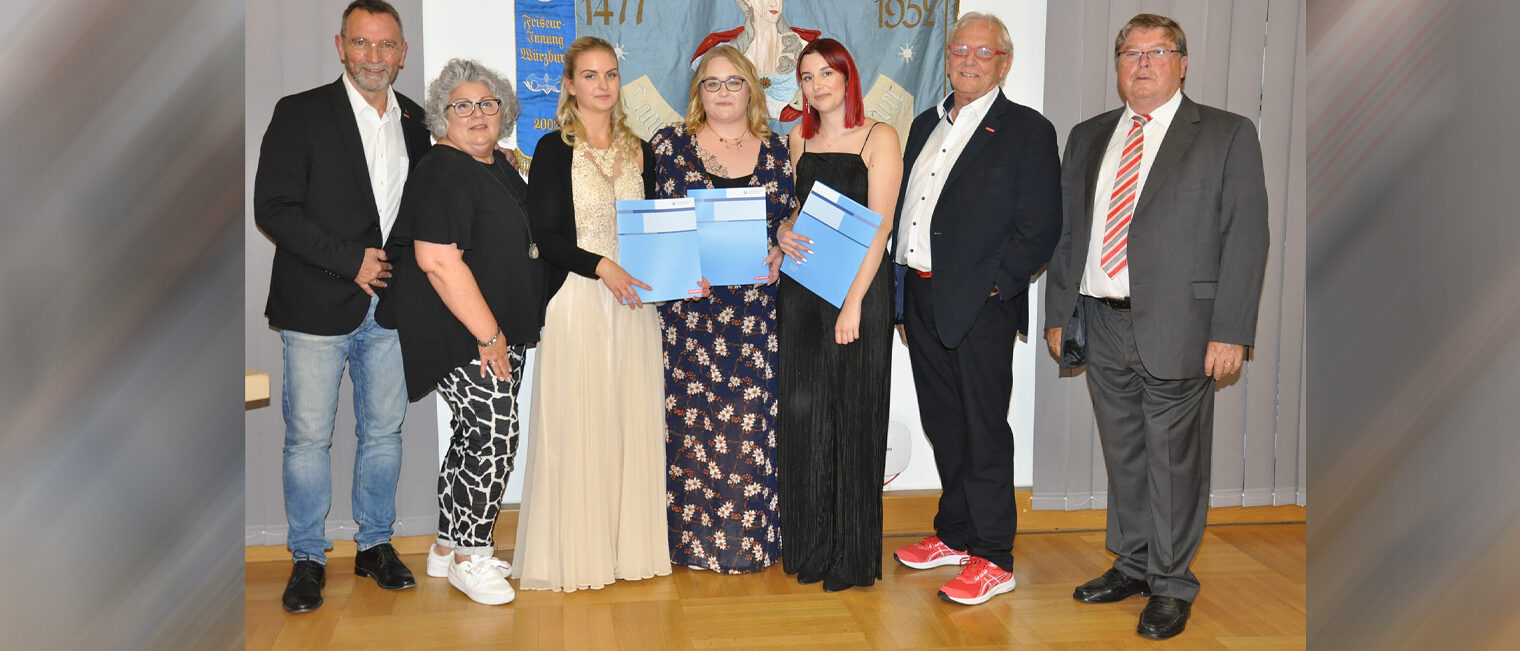 Gruppe bei Freisprechungsfeier, 7 Personen