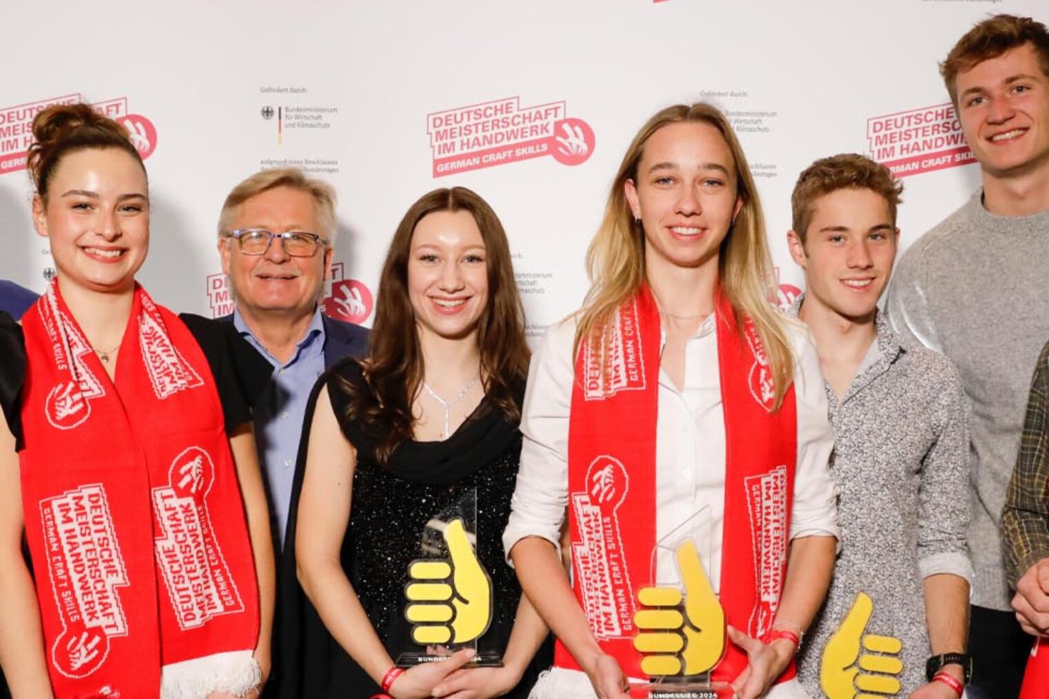 Bundessiegerinnen und Bundessieger 2024 Unterfranken Gruppenfoto der Bundessieger aus Unterfranken 2024