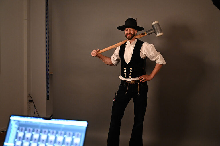 Szene von Fotoshooting mit Zimmerer