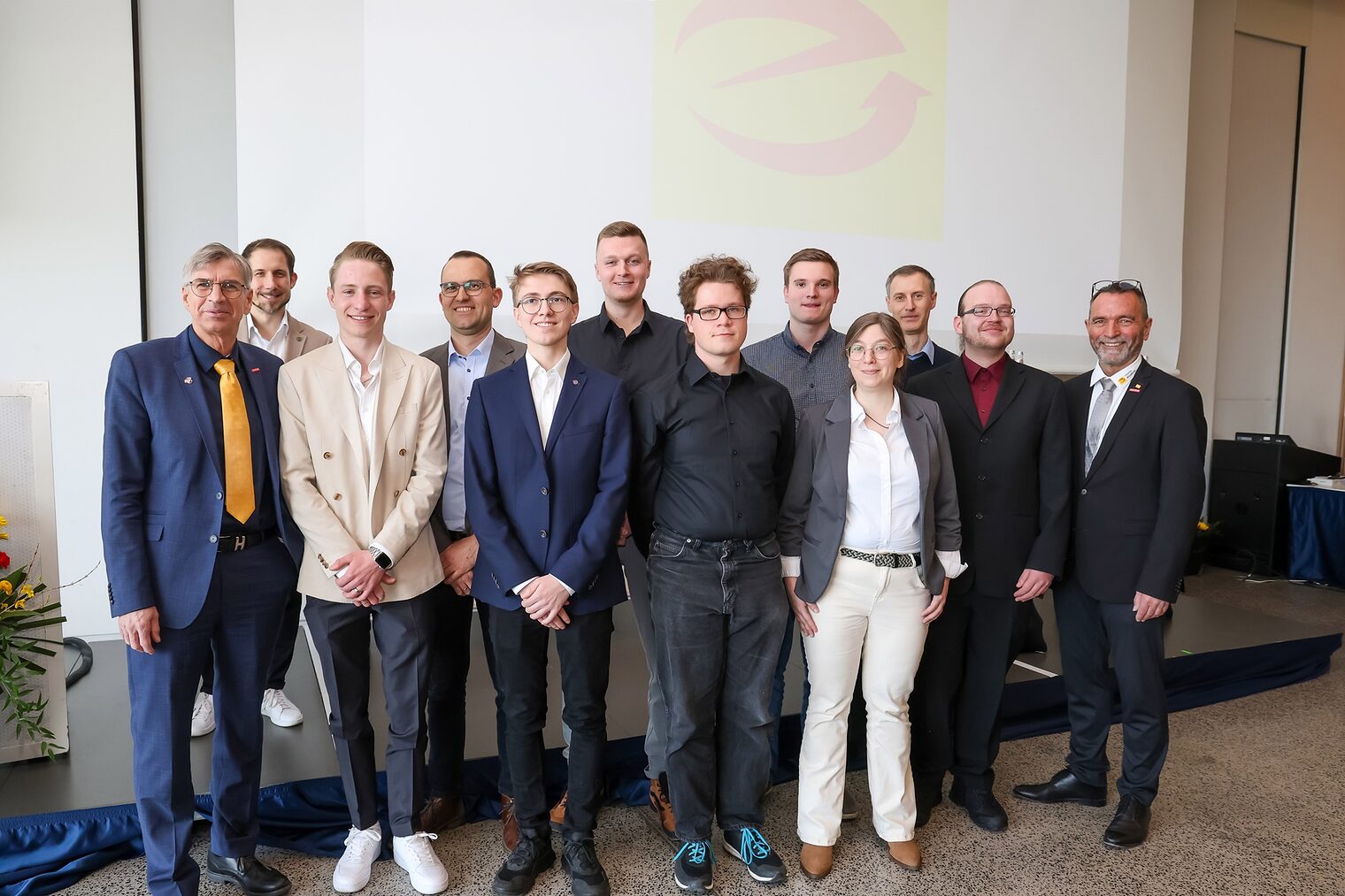 Gruppenbild der Prüfungsbesten der Elektro-Innung Würzburg 2025