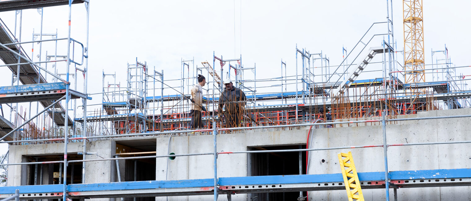 Bau, Ausbau Totale einer Baustelle im Rohbau