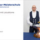 Portrait Laurin Gutfleisch mit seinem Spengler-Meisterstück