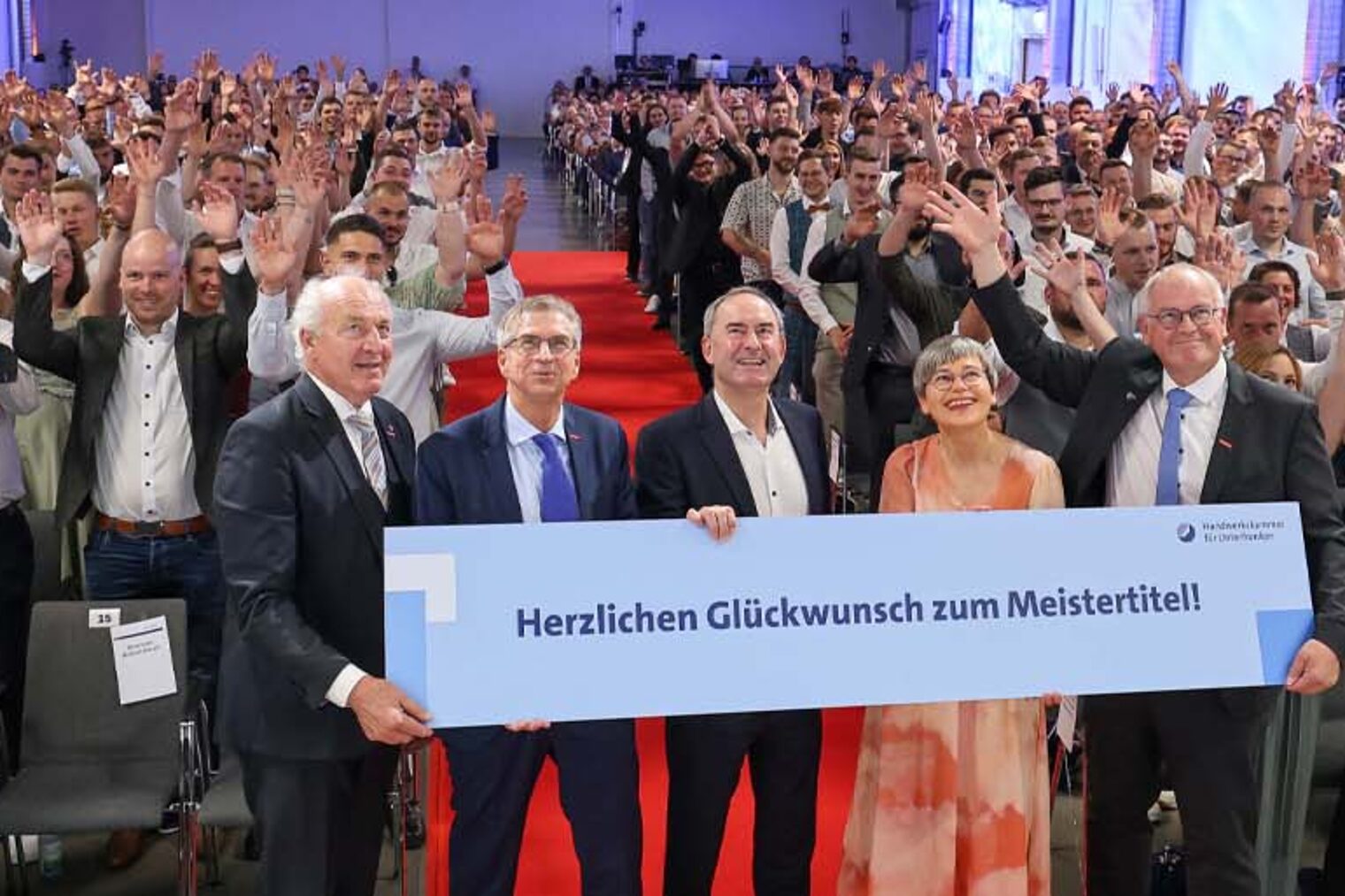 Gruppenfoto des Saals bei der Meisterfeier 2026