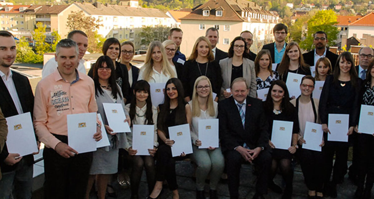 36 junge Menschen haben die verschiedenen Aufstiegsfortbildungen der Handwerkskammer als Beste abgeschlossen. Sie wurden mit dem Meisterpreis der Bayerischen Staatsregierung ausgezeichnet.
